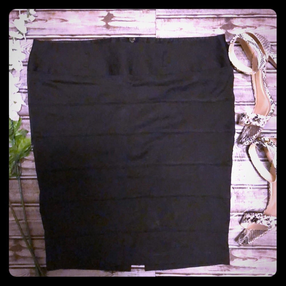 🌴TORRID•BLACK•PENCIL SKIRT•SIZE 12•STYLE#s31559